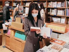 -上海三联书店READWAY(华中首店)