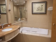 -江门新会碧桂园凤悦凤凰酒店(万达广场店)