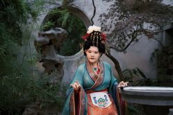 -宝蝶记汉服体验馆