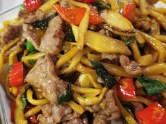 酸笋紫苏炒牛肉-屋顶花园餐厅(步行街老地王大厦店)