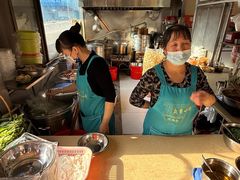 -鹿寨小何螺蛳粉店
