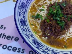 -渝之汇牛肉豌杂面