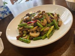 芦笋炒鲜菇-乡亲鹅肉城(吴江店)