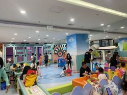 -孩子王童乐园(唐山万达广场店)