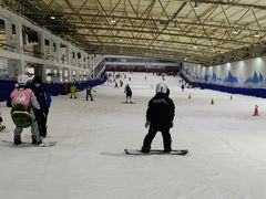 -乔波室内滑雪场