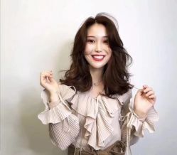 -BULB STUDIO 巴柏明星发型工作室