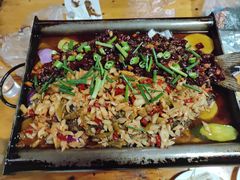 -宏兴烤鱼山庄(宣恩总店)
