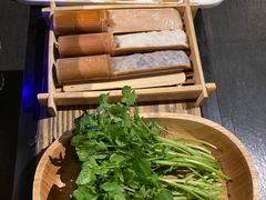 -尚尚仙·酸汤猪手·猪肚鸡火锅(华联万柳购物中心店)