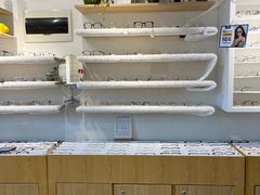 -天空之镜眼镜店蔡司依视路授权店(天通苑店)