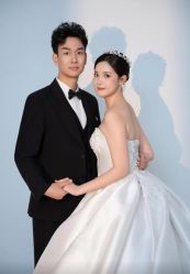 -雪中彩影婚纱摄影·微光艺术中心