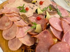 俄罗斯煎肠拼盘-马克西姆俄罗斯餐厅(通亚街店)