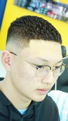 -DL BARBERSHOP男士理发店