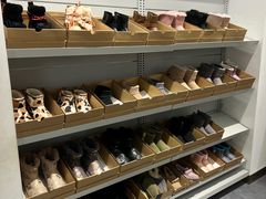 -UGG(燕莎奥特莱斯购物中心店)