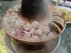 -一口猪海鲜浑锅·东北家常菜