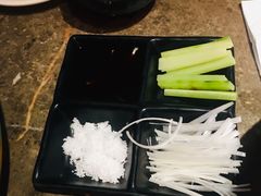 -三人行骨头王火锅(长寿店)