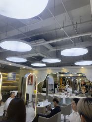 -虫二·专注健康烫染沙龙