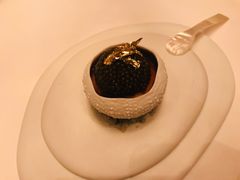 金箔鱼子酱海胆-Amber(置地文华东方酒店)