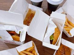 -必胜客(尹山湖歌林公园店)