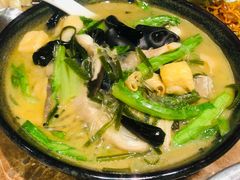能喝汤的麻辣烫-金太阳海鲜烧烤·本地人餐厅(东纬路旗舰店)