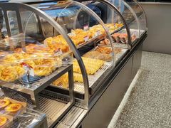 面包甜点陈列柜-巴黎优朵烘焙馆(菱角湖壹号店)