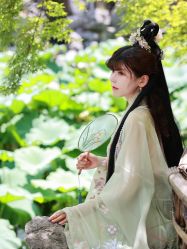 -一揽芳华汉服旗袍体验馆(拙政园店)