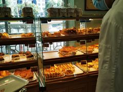 面包甜点陈列柜-新侨三宝乐面包店(崇文门店)
