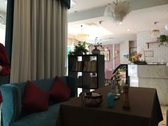 -悦享绿山墙西餐厅