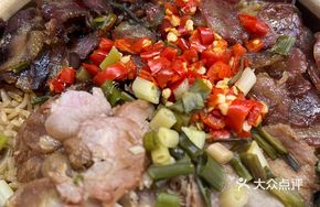 Double Delicacy: Preserved Pork and Sausage