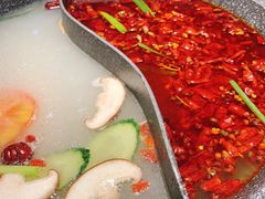 屋头经典鸳鸯锅-成都屋头串串(青年北街店)