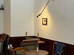 -Café Monson