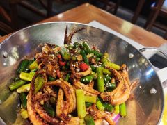 蒜苗鱿鱼须-松沪名灶·豆浆鱼头·新上海菜(飞航吾悦广场店)