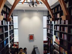 -钟书阁(松江泰晤士小镇店)