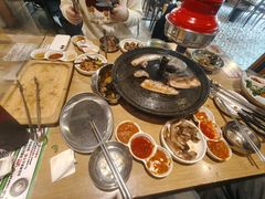 -江南猪肉商会无限续吃(弘大店)
