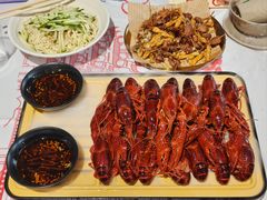 -肥肥虾庄·金牌油焖大虾(汉街SKP店)