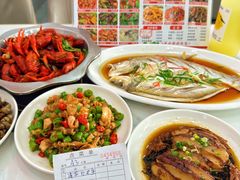 -丹水桥地锅鱼·翘嘴鲌·地方特色全鱼宴(丹江口大坝店)