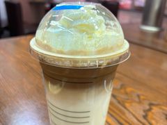 -瑞幸咖啡(岳家嘴地铁站店)