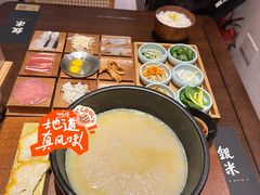 -银米·云南传统过桥米线(双廊黑金冠店)