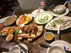 -大头虾越式风味餐厅(光明广场店)