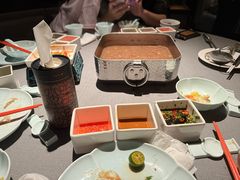 -左庭右院鲜牛肉火锅黑金店(陆家嘴中心店)