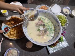 -南京金牛湖巨碗鱼头