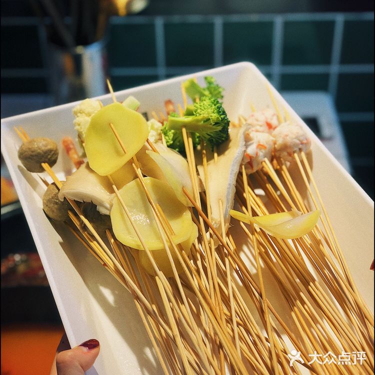 杭州新店|“姑姑”李若彤撑场的串串店|港姐姐