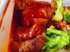 秘汁鸡排拼台式卤肉盖饭-和合谷(新辰里亚运村店)