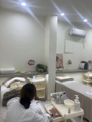 -苗方清颜专业祛痘·皮肤管理