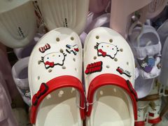 -名创优品(山东青岛华润万象城店)