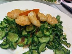脆皮青瓜炒虾球-弘雅饭店