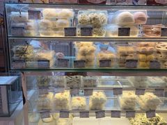 面包甜点陈列柜-白玉兰食品甜凤店(合生汇店)