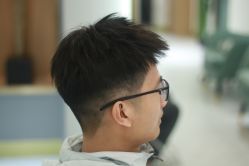 -发饰美男士增发补发假发定制店