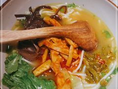-百春原湖南牛肉粉(百联世纪店)
