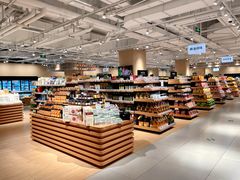 面包甜点陈列柜-七鲜超市(瑞虹天地太阳宫店)