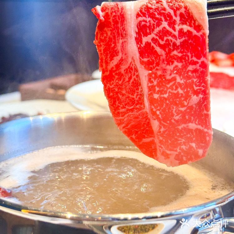 高级小区金茂府旁边的黑牛先生！太高级了！一进店